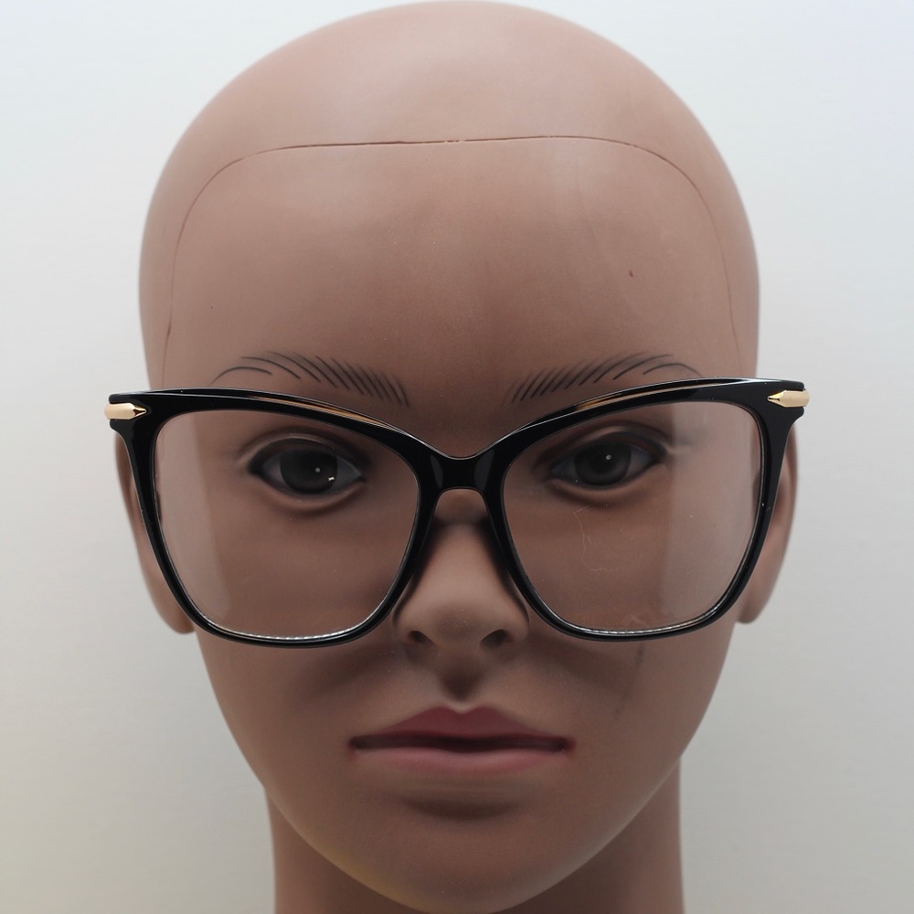 Clear cat eyes